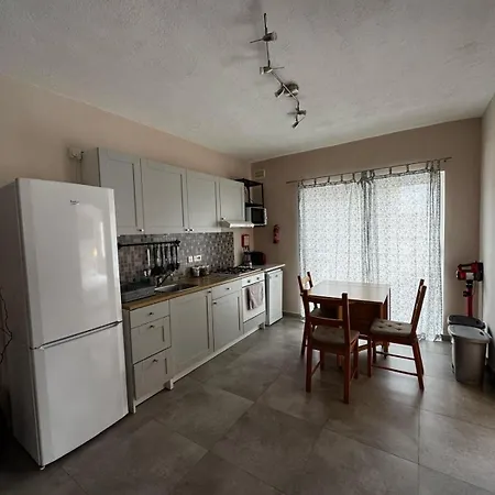 Apartman Sunny Retreat - Families, Couples & Digital Nomads