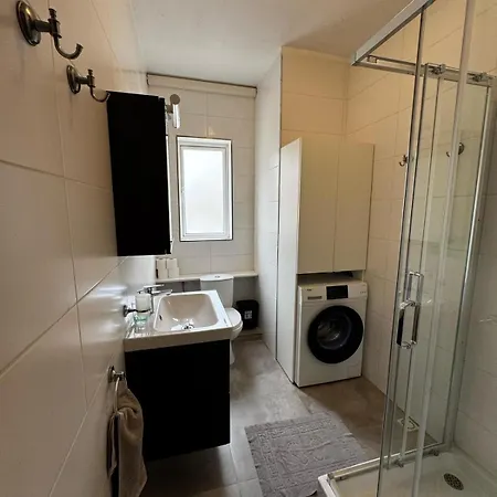 Apartman Sunny Retreat - Families, Couples & Digital Nomads *