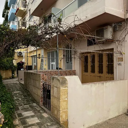 Sunny Retreat - Families, Couples & Digital Nomads דירה *