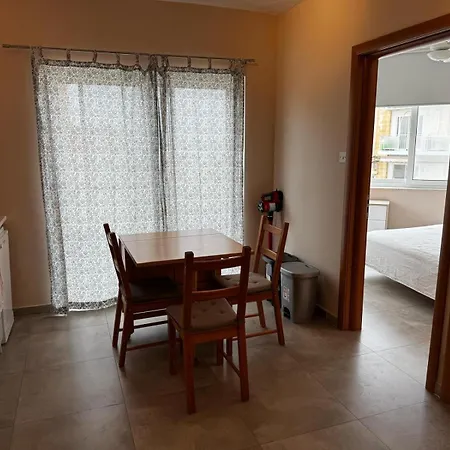 דירה Sunny Retreat - Families, Couples & Digital Nomads Is-Sellum