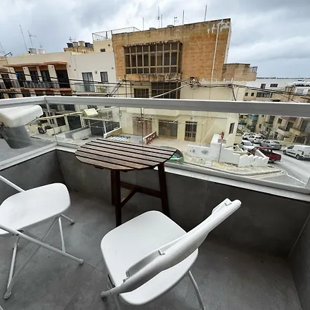 Sunny Retreat - Families, Couples & Digital Nomads Apartment *