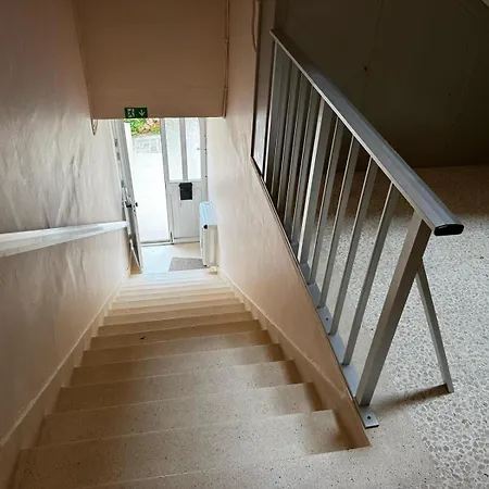 Sunny Retreat - Families, Couples & Digital Nomads Apartment