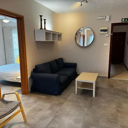 Apartment Sunny Retreat - Families, Couples & Digital Nomads Is-Sellum