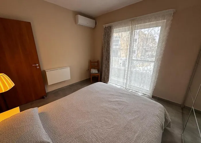 Sunny Retreat - Families, Couples & Digital Nomads Apartament