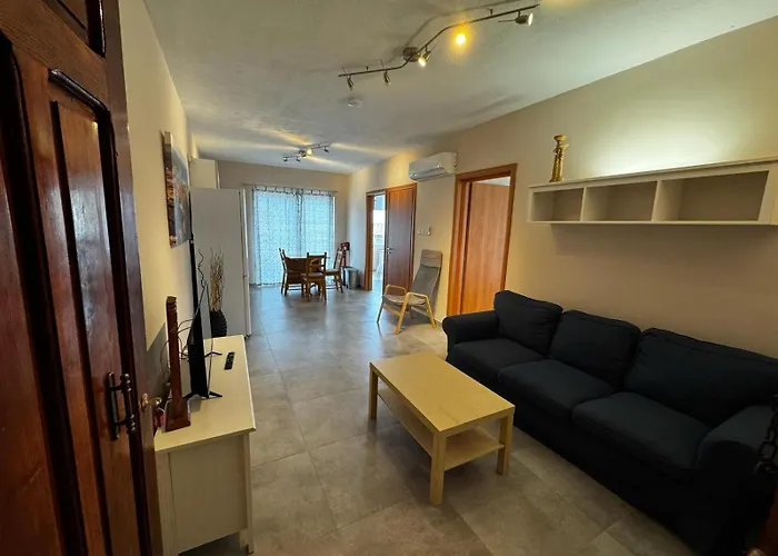 Sunny Retreat - Families, Couples & Digital Nomads Apartament